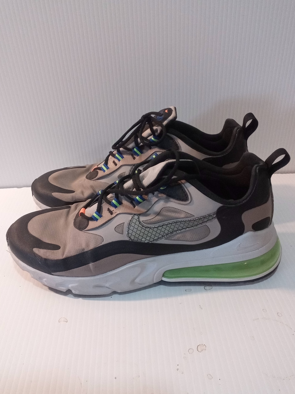 Nike Kids Gray and Black Sneakers with Green Air Unit